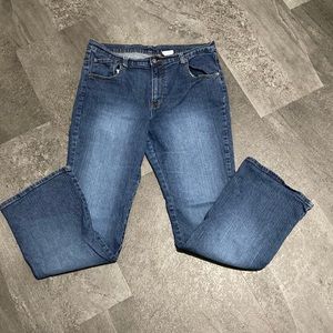 Jordache vintage boot cut jeans in like new condition. Size  17/18